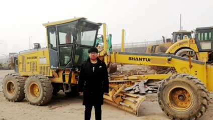 90后租賃老板代言山推平地機 工程機械設備租賃行業(yè)的新風向